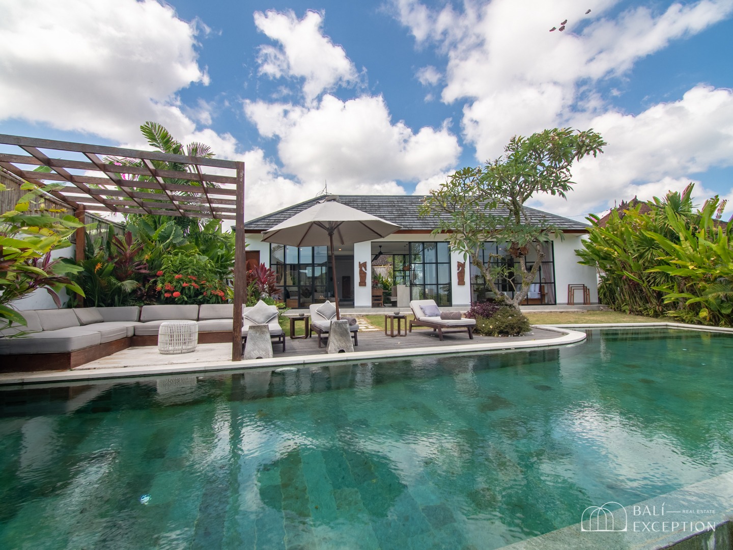 MODERN TROPICAL VILLA IN CEMAGI 2 BEDROOM RETREAT WITH RICEFIELD VIEWS AND POOL BE-384 